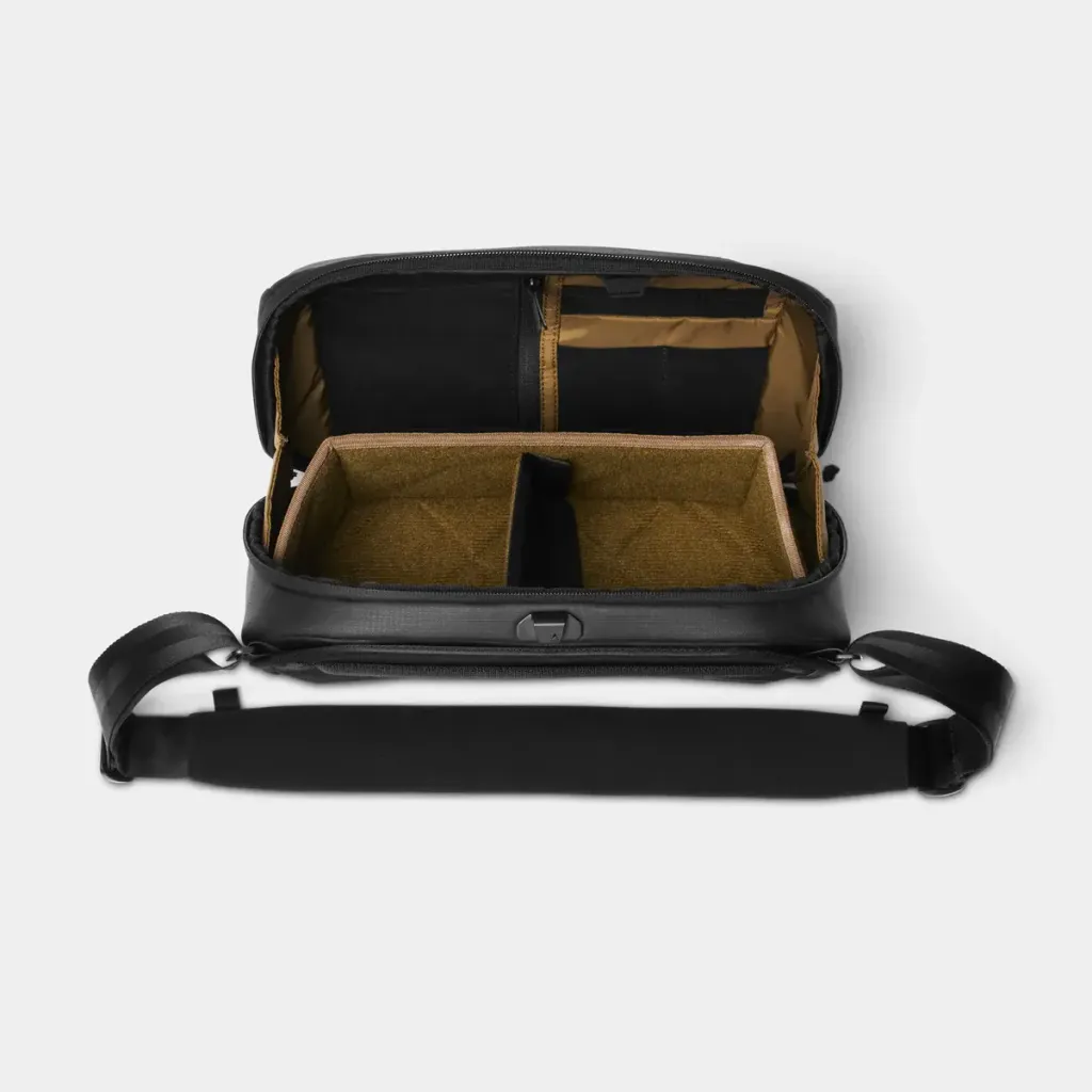 McKinnonSling8LV2_Black_NOMATIC_Top-View-Open