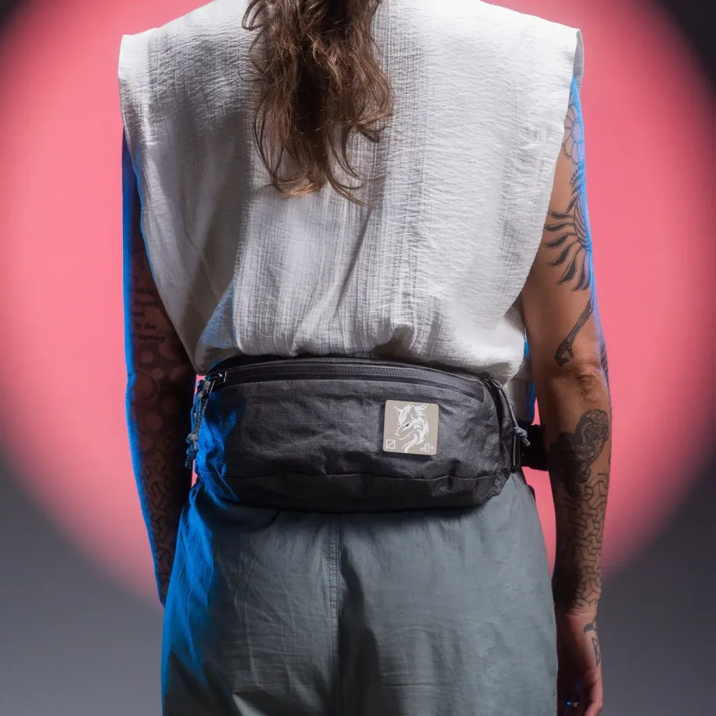 CIVIC-Access-Sling-2L-CAS2-Carryology-Kludde-ULTRA-gravel-gray-waist-pack-min_2000x