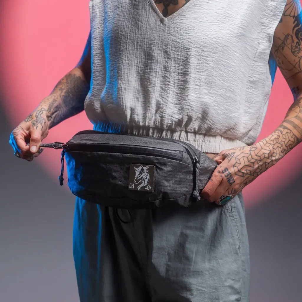 CIVIC-Access-Sling-2L-CAS2-Carryology-Kludde-ULTRA-gravel-gray-hip-pack-min_2000x