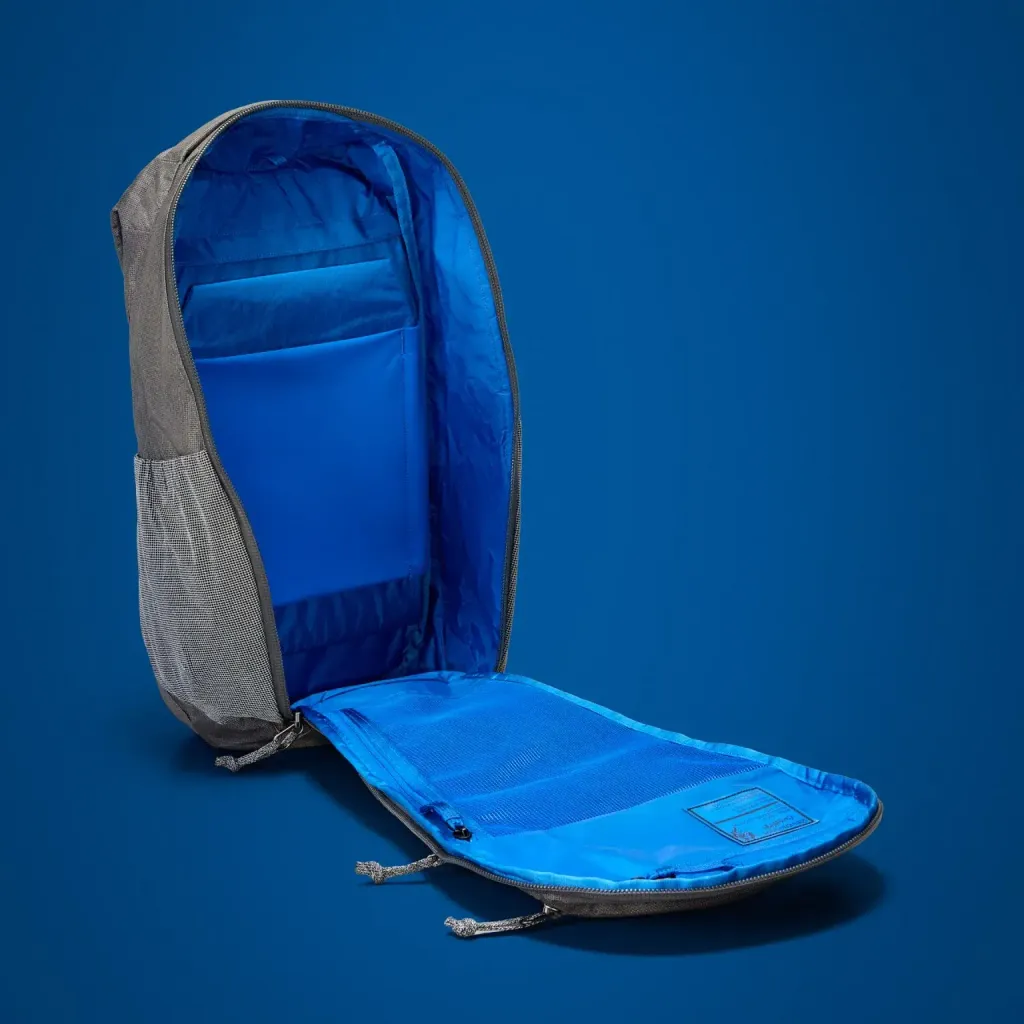 MOUNTAIN-PANEL-LOADER-22L-MPL22-CARRYOLOGY-GRIFFIN-KLUDDE-gravel-gray-panel-loader-electric-blue-min_2000x