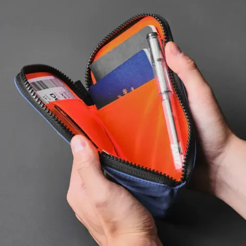 ZIPTRAVELWALLETBLUE4