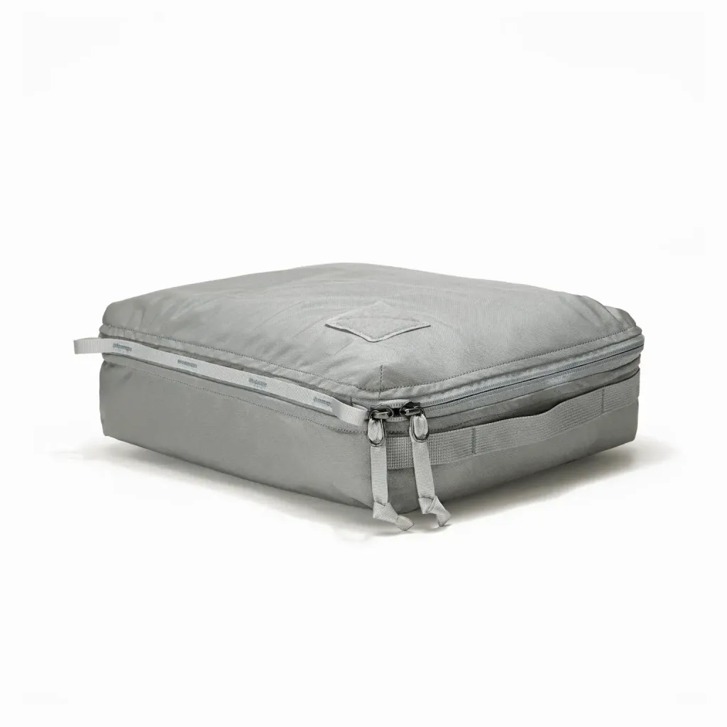 TRANSIT-PACKING-CUBE-10L-TPC8-STANDARD-GRAY-SIDE-ANGLE-min_2000x