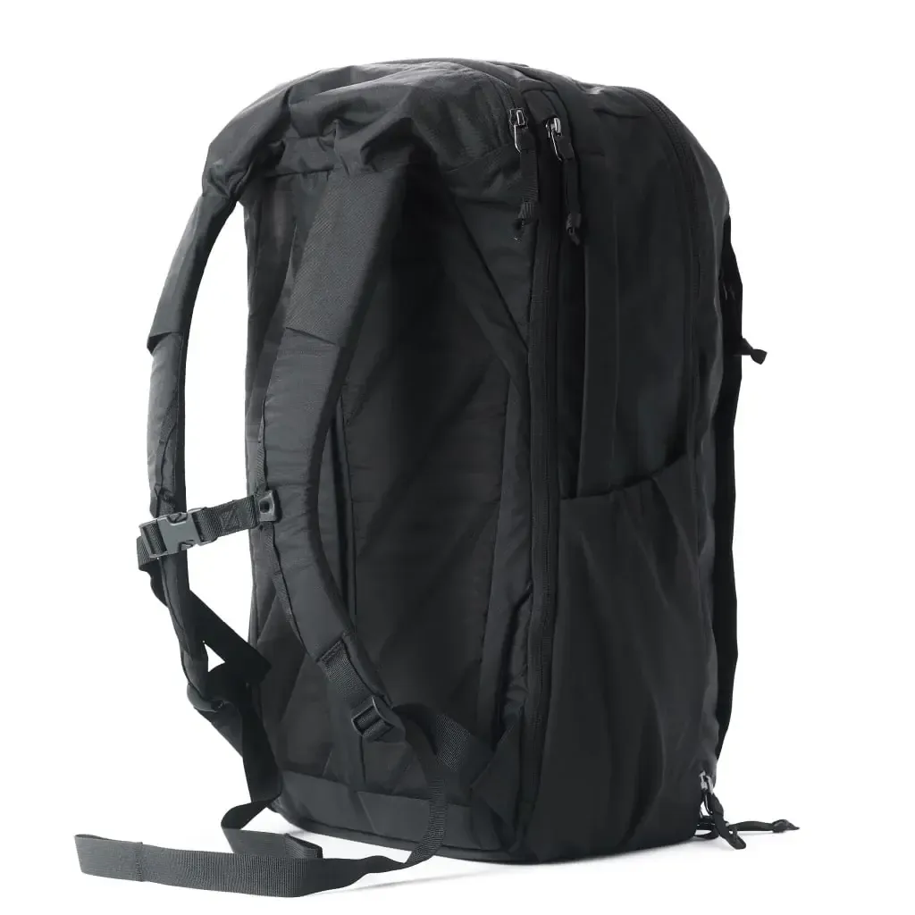 CIVIC-TRAVEL-BAG-35L-CTB35-BREATHABLE-BLACK-PANEL-min_2000x