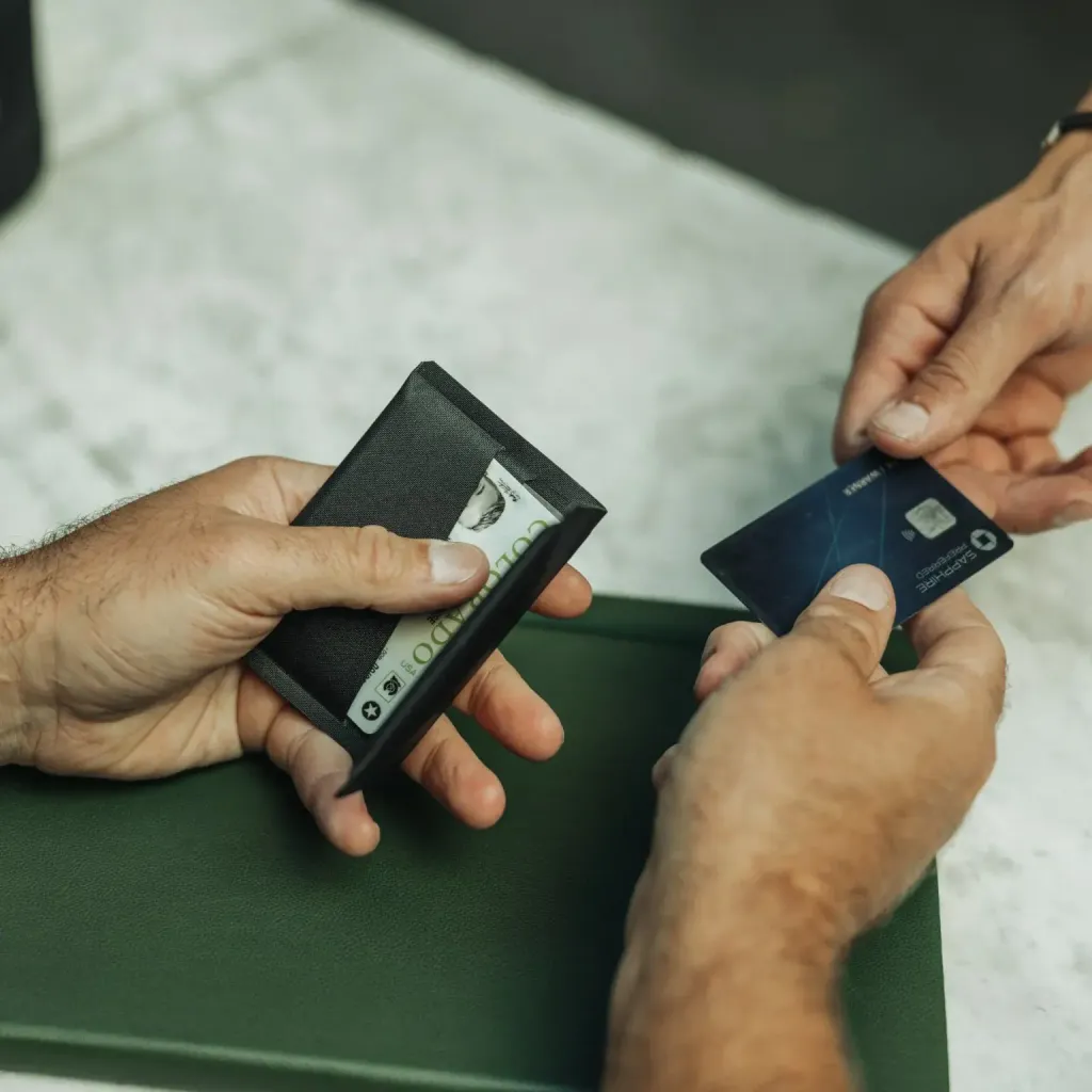 ELEMENT-CARD-WALLET-Solution-Dyed-Black-card-carry-min_2000x