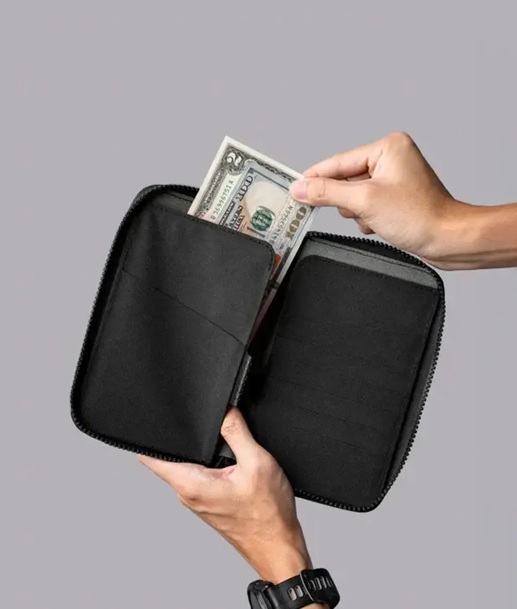 ZipPassportWalletAxogrid300DBlack_0019