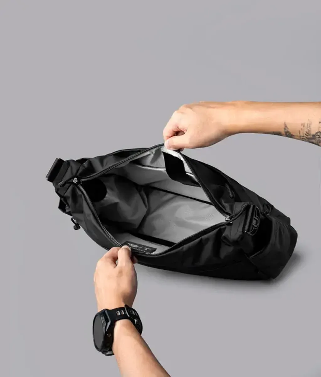 FlightSatchelAxoflux210DBlack_0010