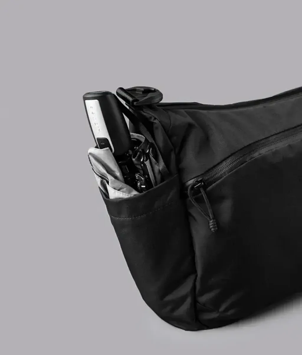 FlightSatchelAxoflux210DBlack_0007