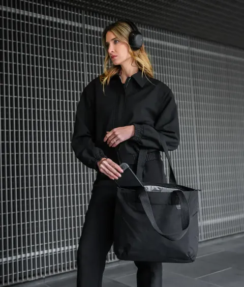 Flight_Tote_Black_WEB_00-13