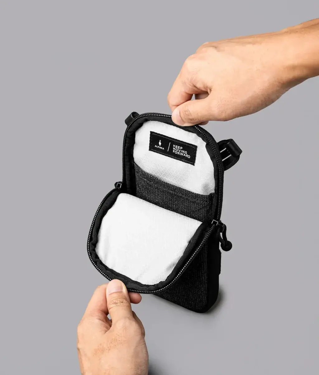ModularShoulderPocketSlimAxoflux400DBlack_WashedNylon__0008_07b9ec30-071c-40e4-9326-064a1daf44fe