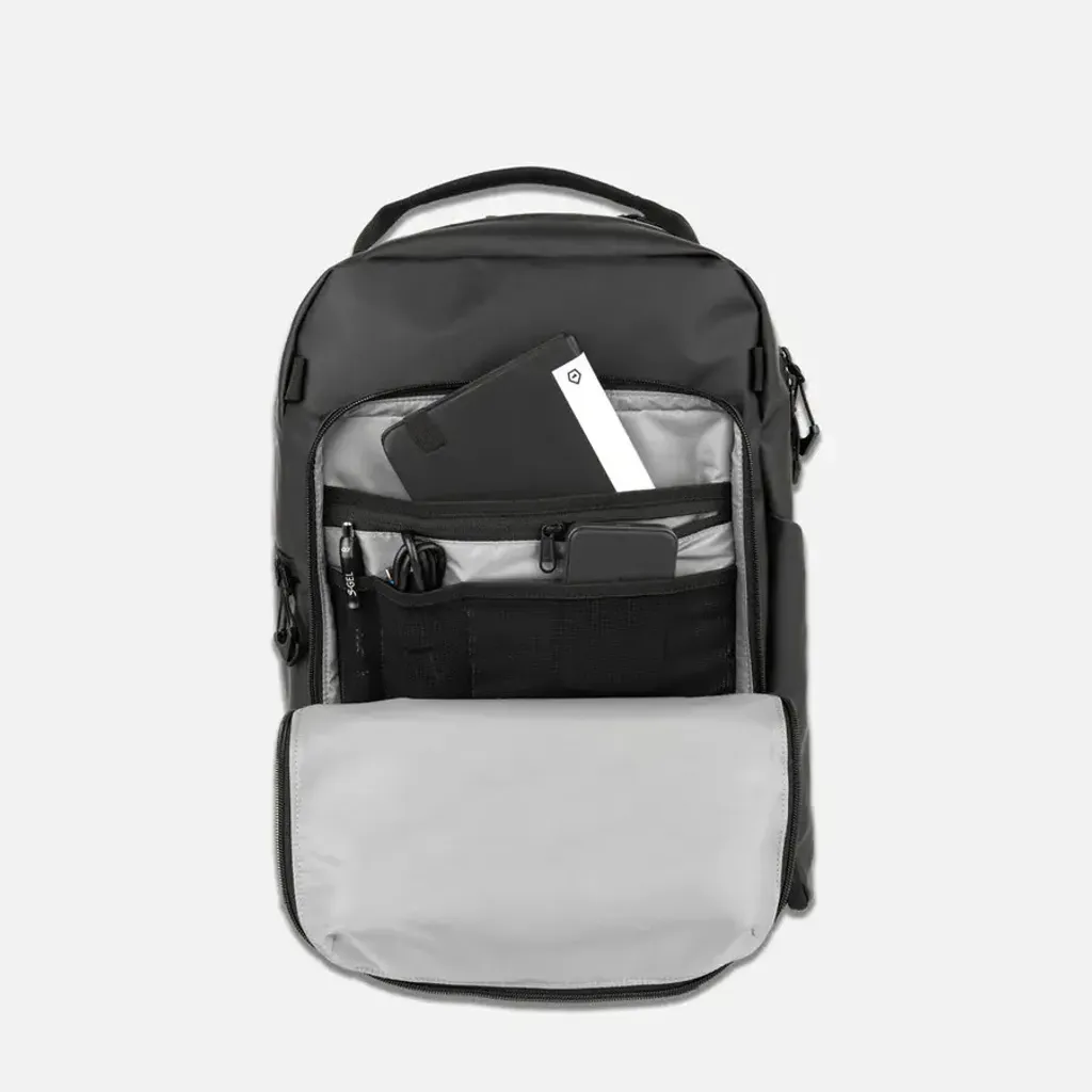 PRVKEPocket31L_FrontPocketPackedOut_Final