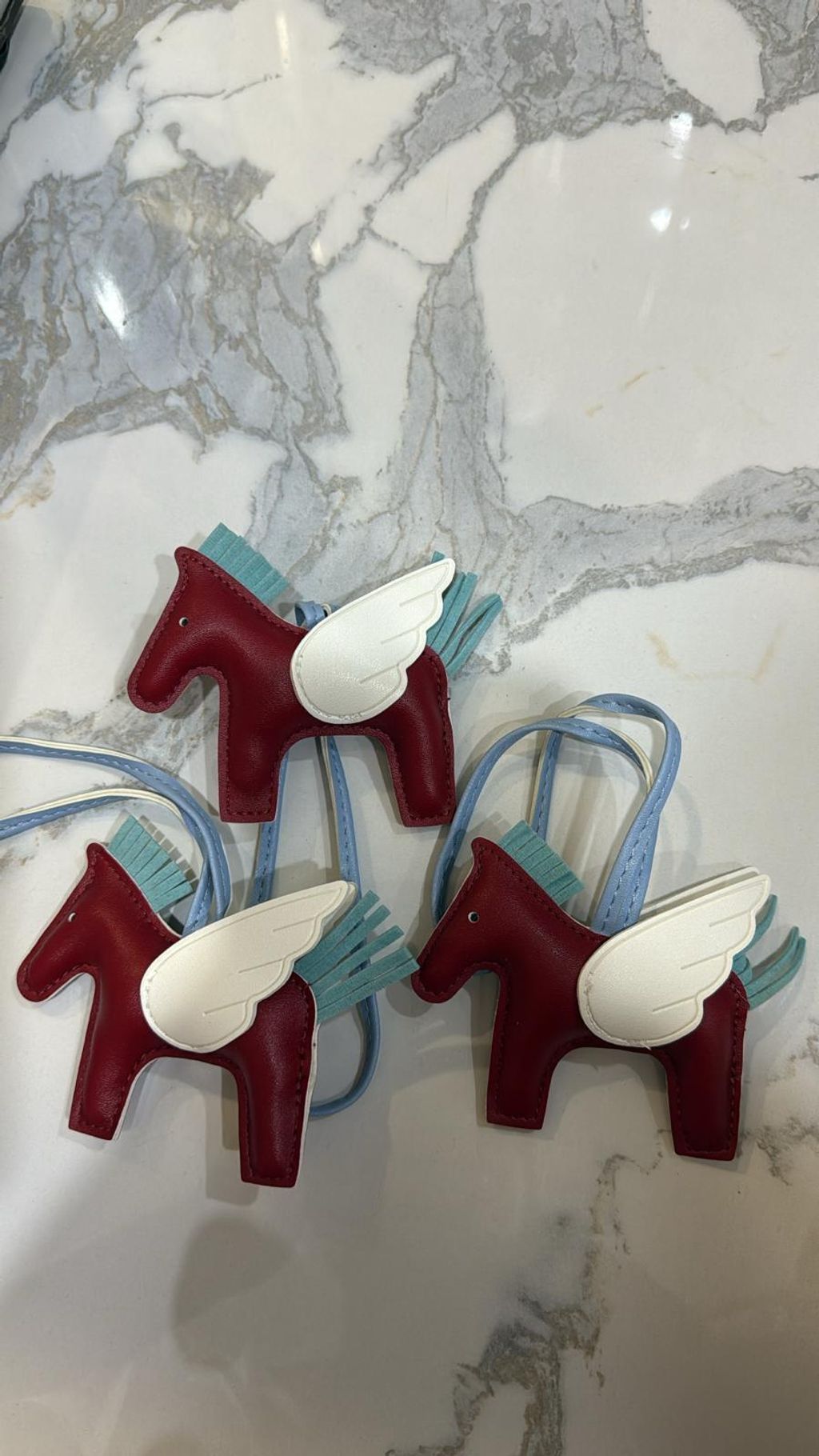 horse- red white wing