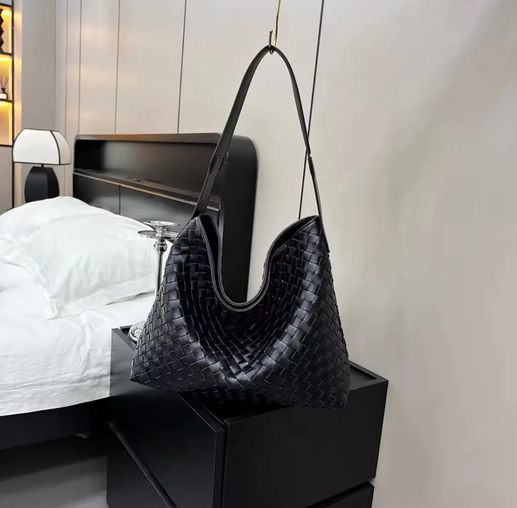 garrette - black