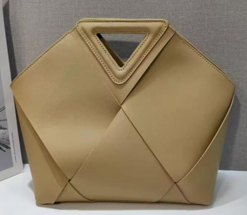 paulina- beige