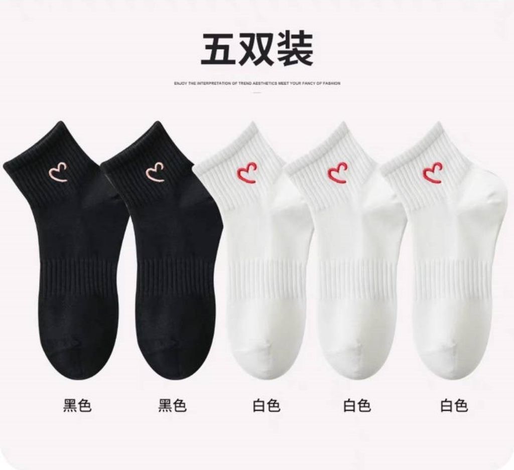 无骨袜子女四季款纯棉ins潮中短筒春秋刺绣爱心防臭运动夏季短袜1