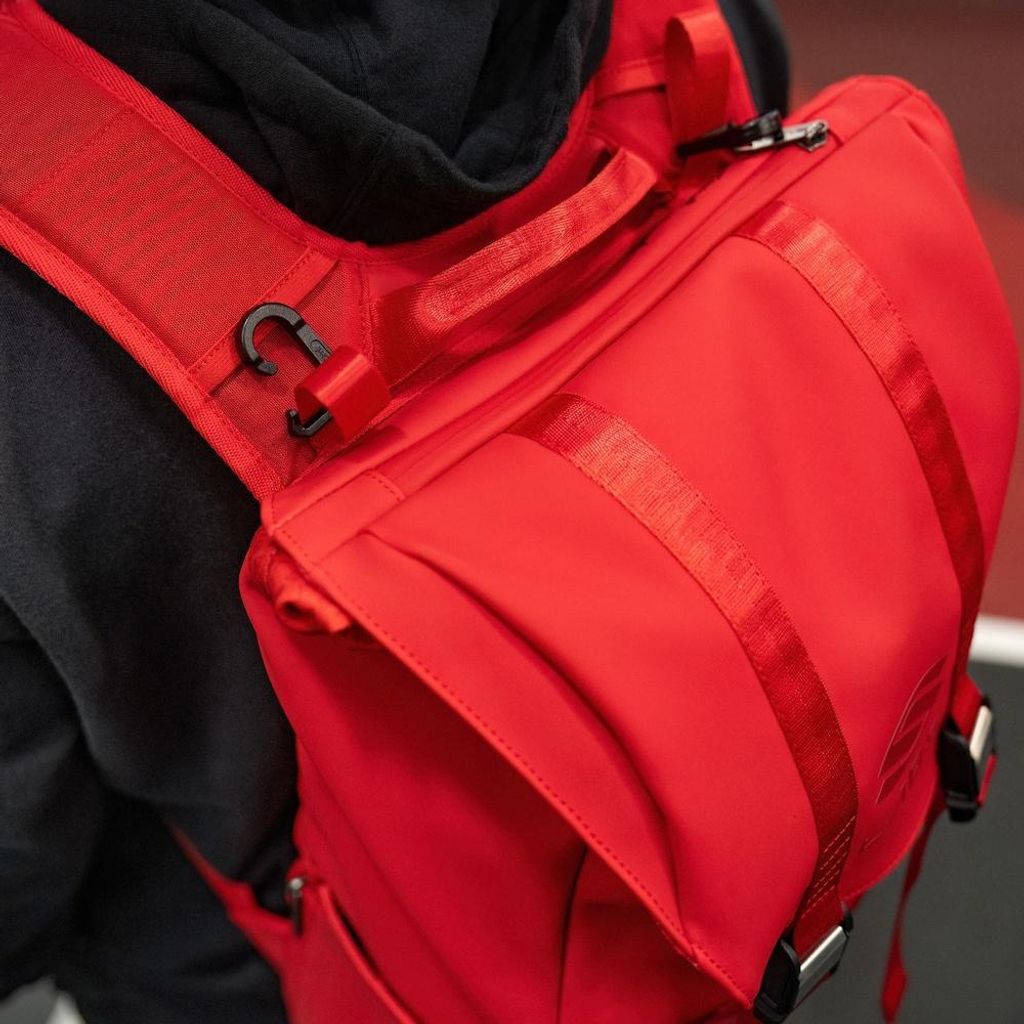 Selkirk-Labs-Prestige-Pickleball-Backpack-In-Situation-11_1000x1000_fill