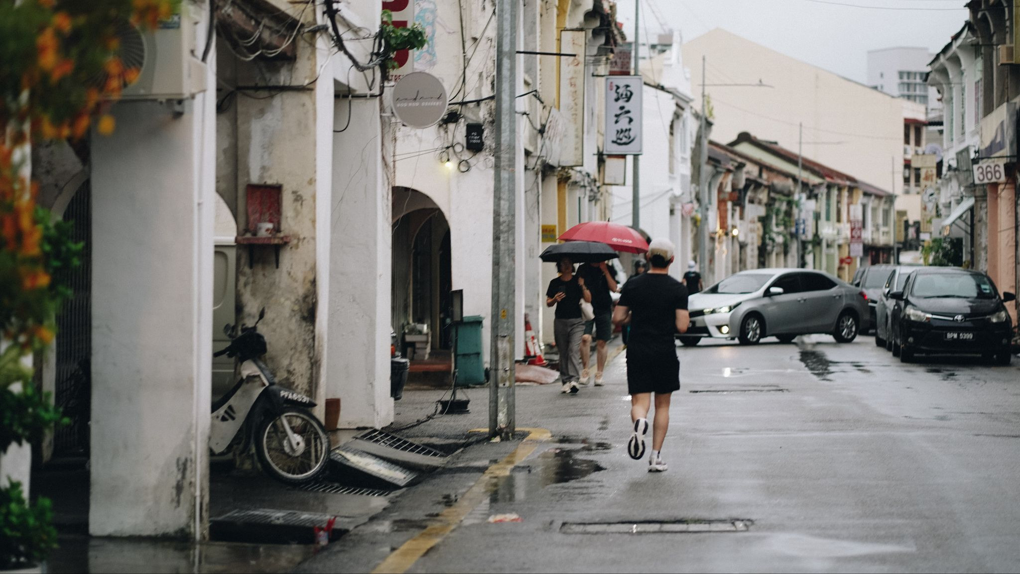 How to Run Safely in the Rain | Sprint MY