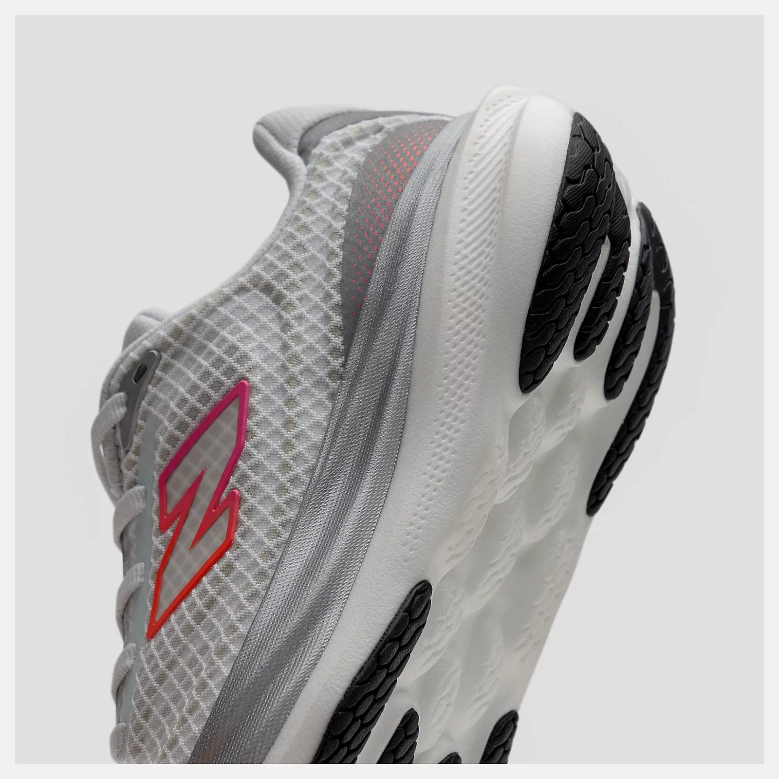 M W 1080 V15 BREATHE WHITE PINK HEAT TANGERINE HEAT (8)