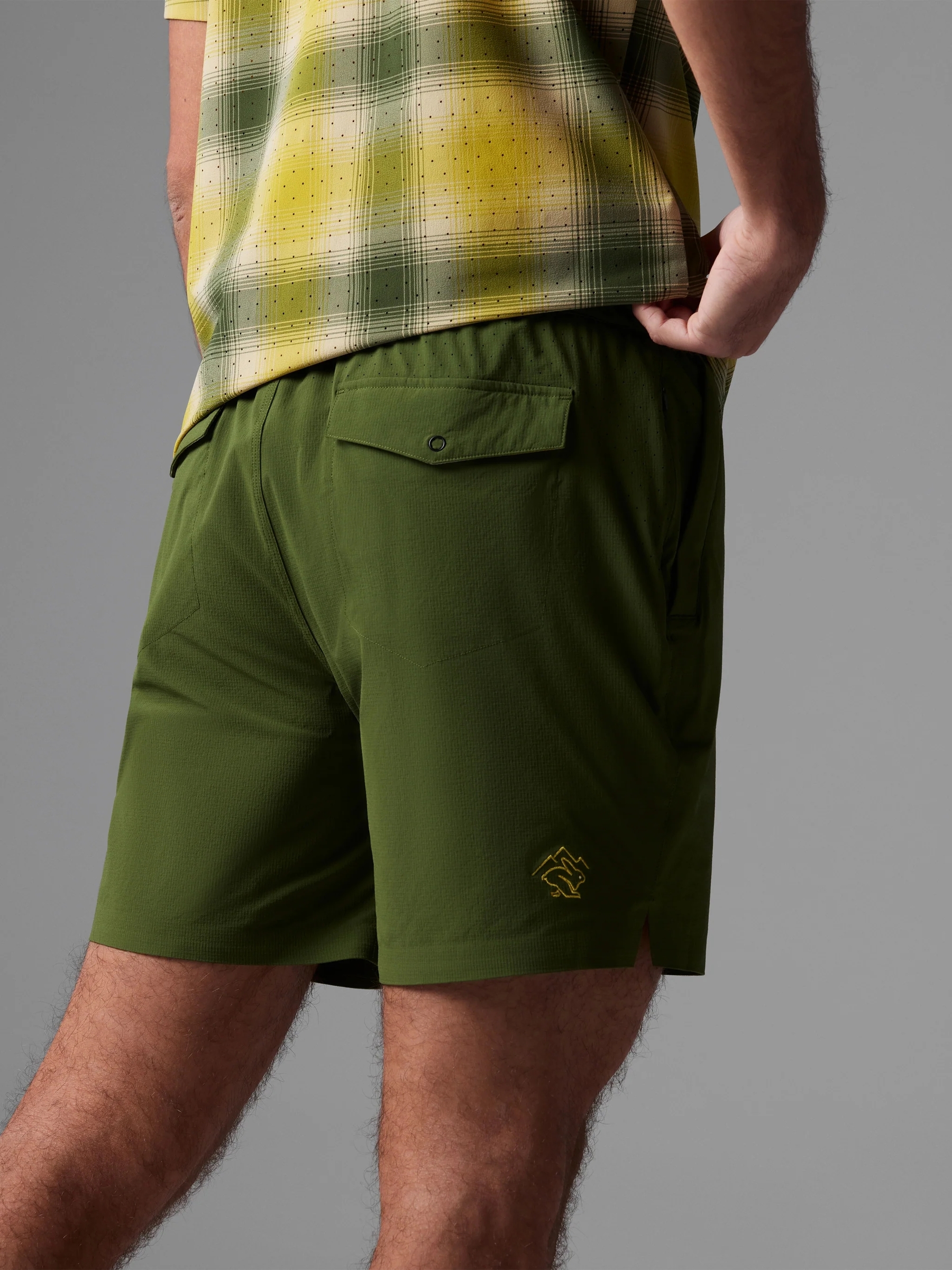 M COUNTRY SHORT 6IN CHIVE (3)