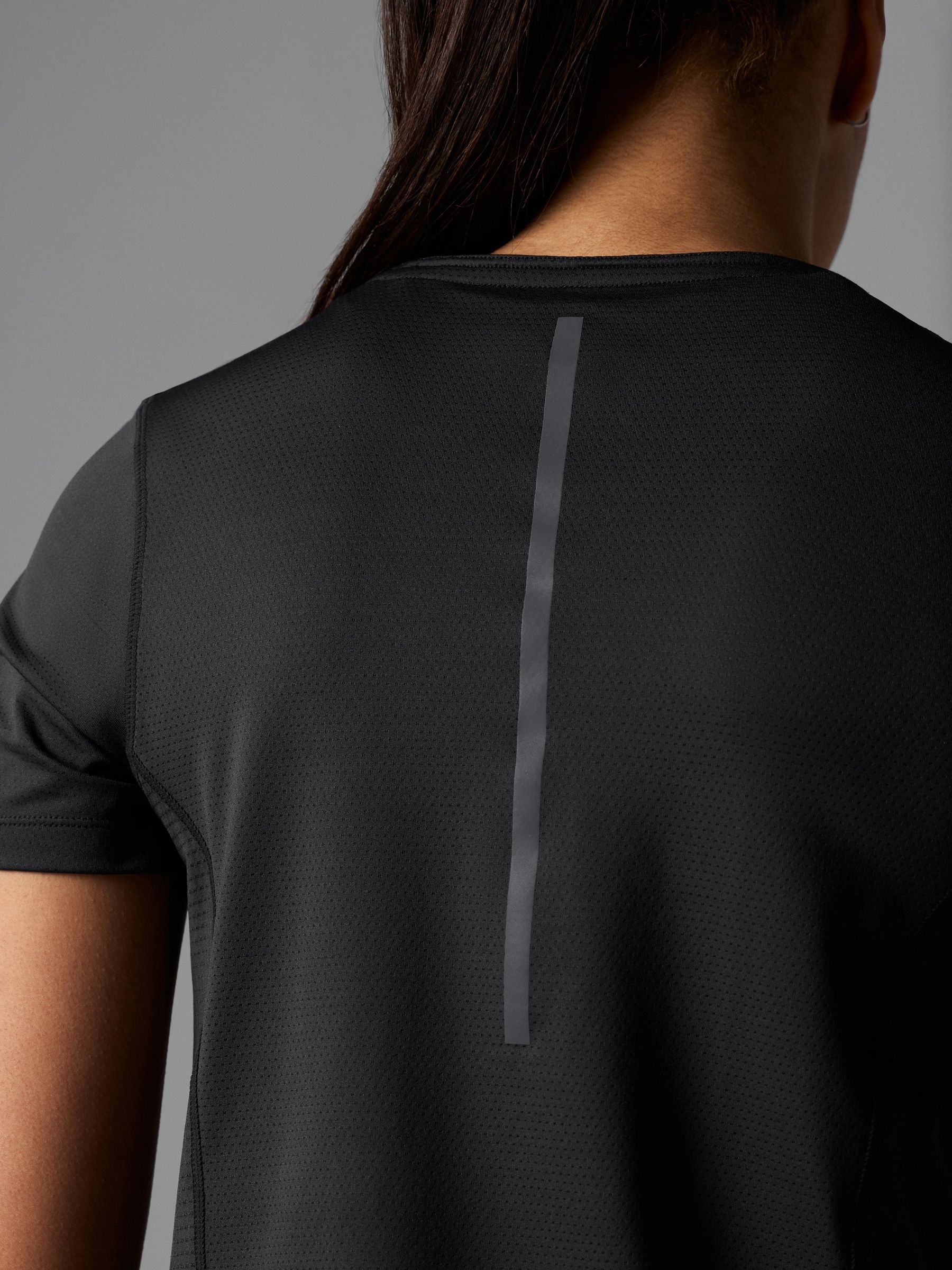W TEMPO TEE SS BLACK (6)