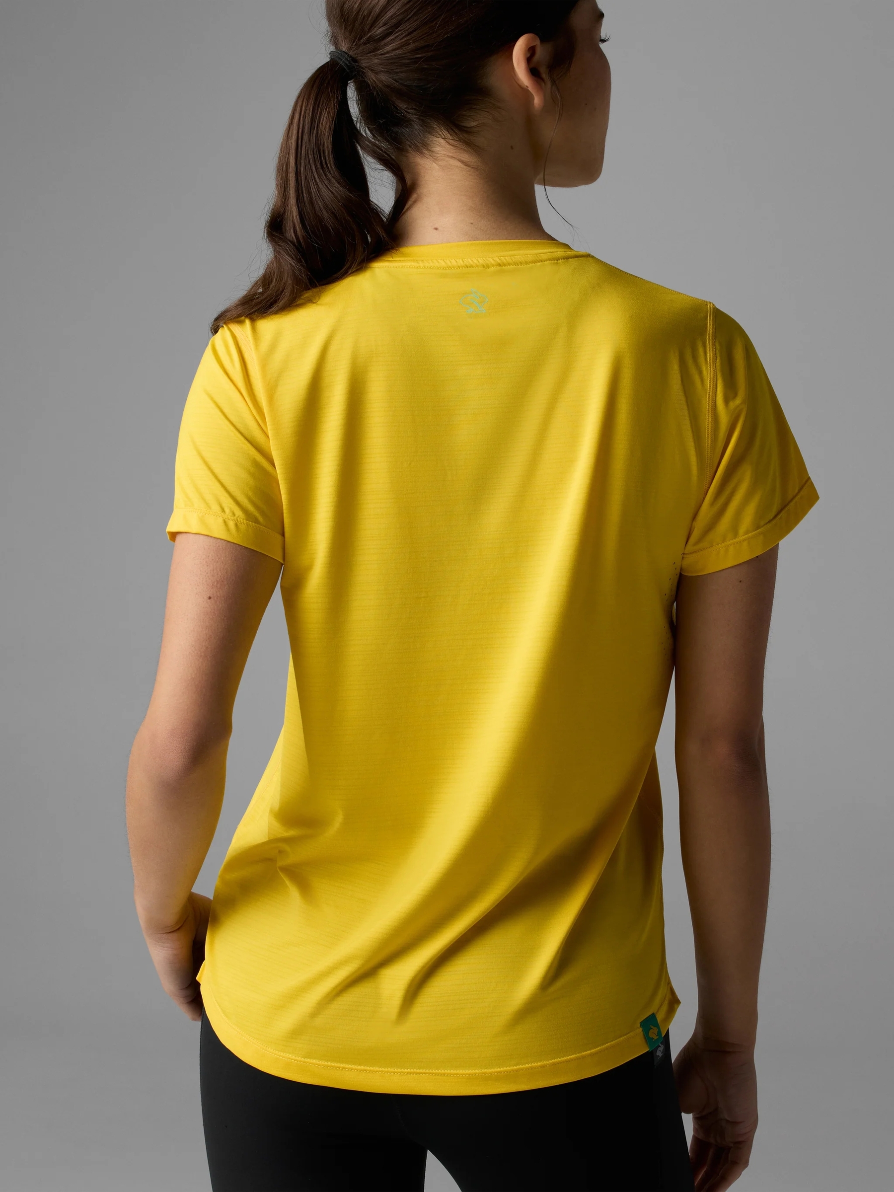 W UPF TEE SS HIGH VISIBILITY (3)