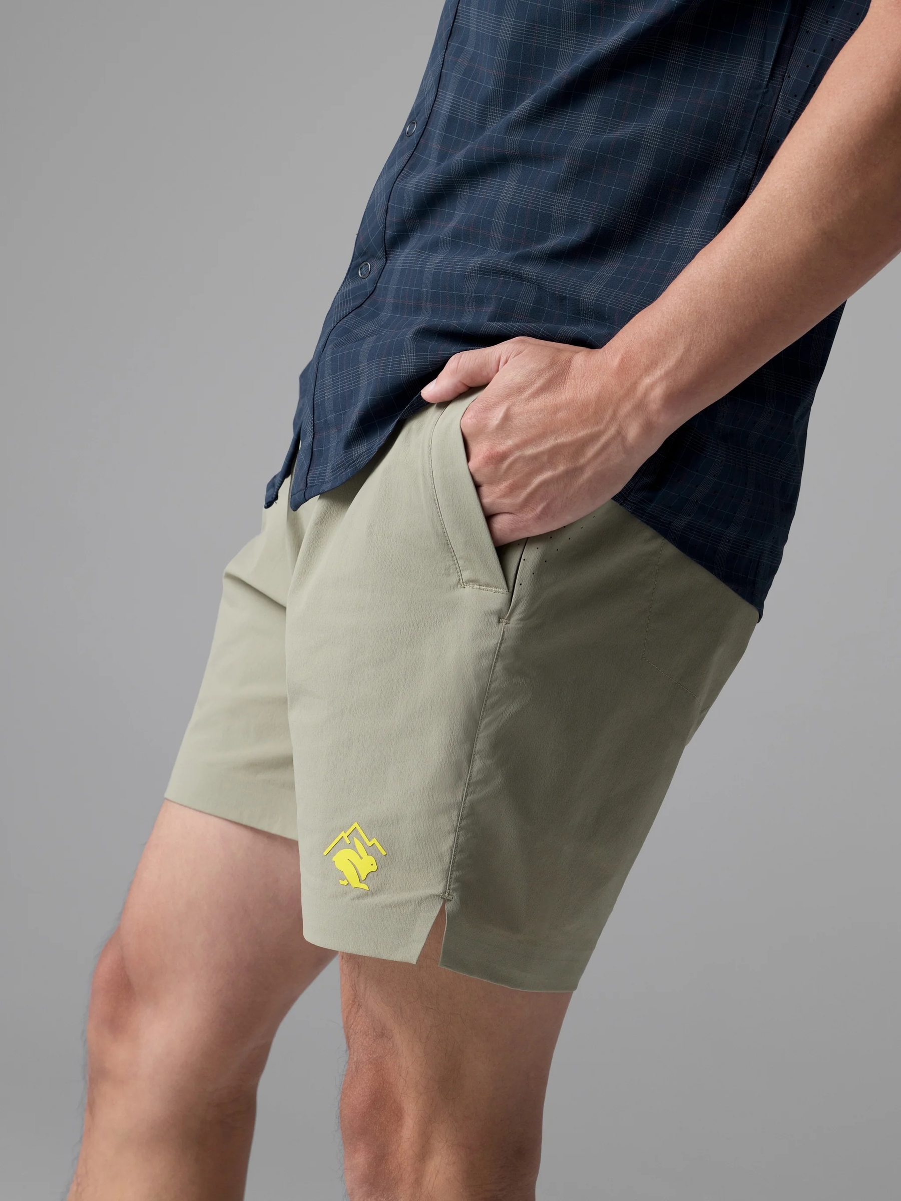 M HIGH COUNTRY SHORT 6IN COYOTE (2)