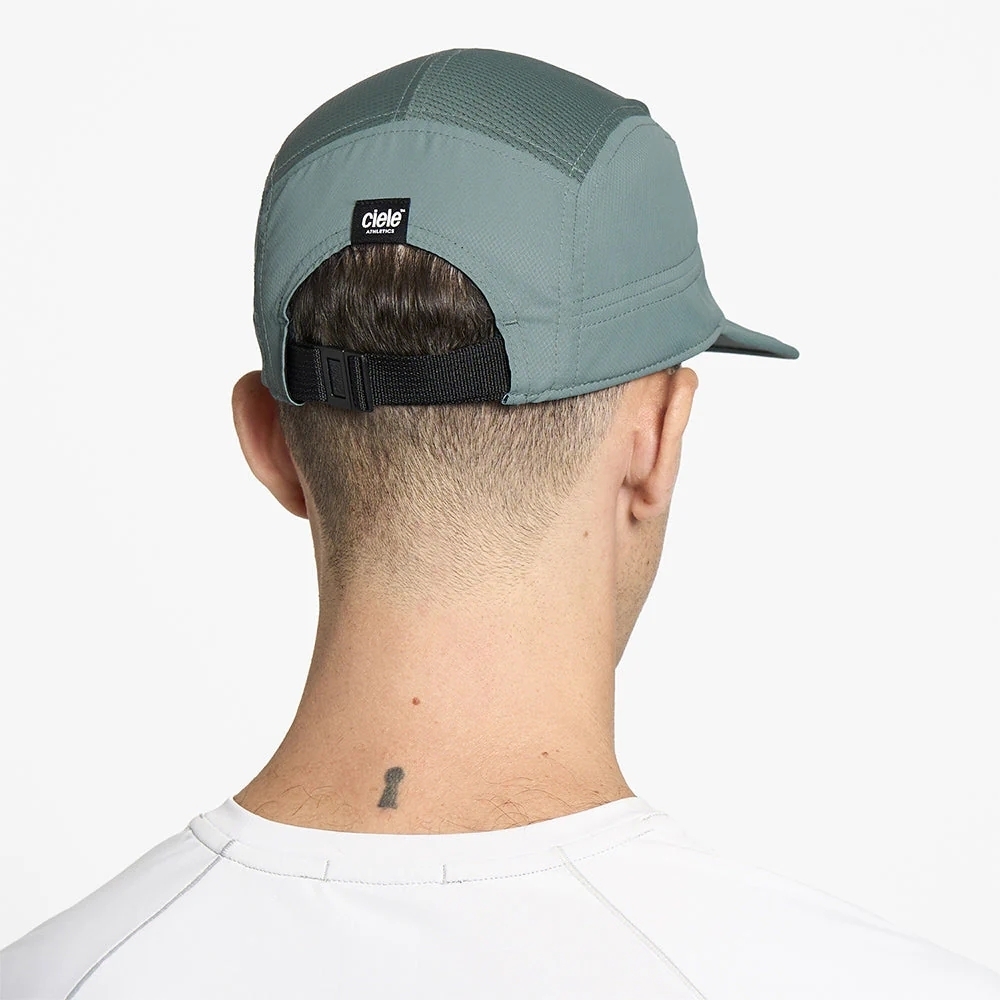 U-2-CA-0056-GN005_GOCap-Classic-Athletics-SilverPine_D1_2025_STUD3_result_result