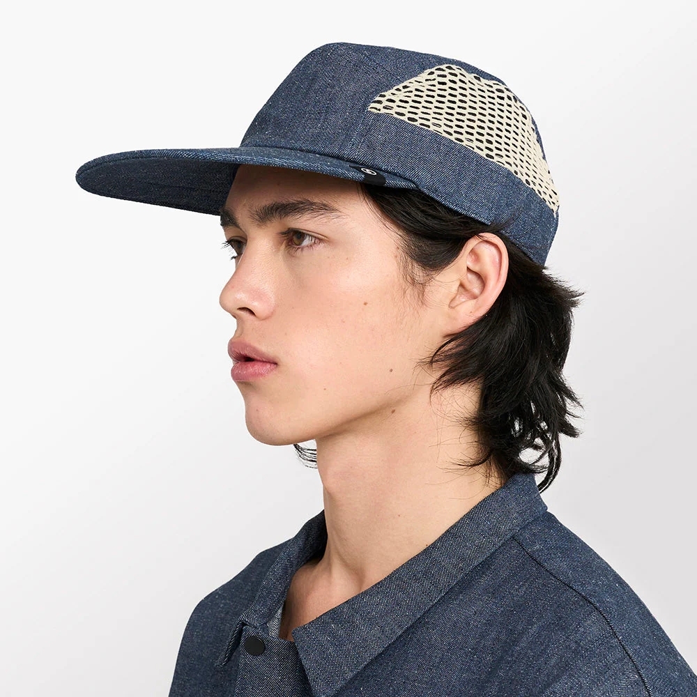 U-2-CA-0118-BL001_GOCap-LongBrim-Denim-LE-Indigo_D1_2025_STUD2_result