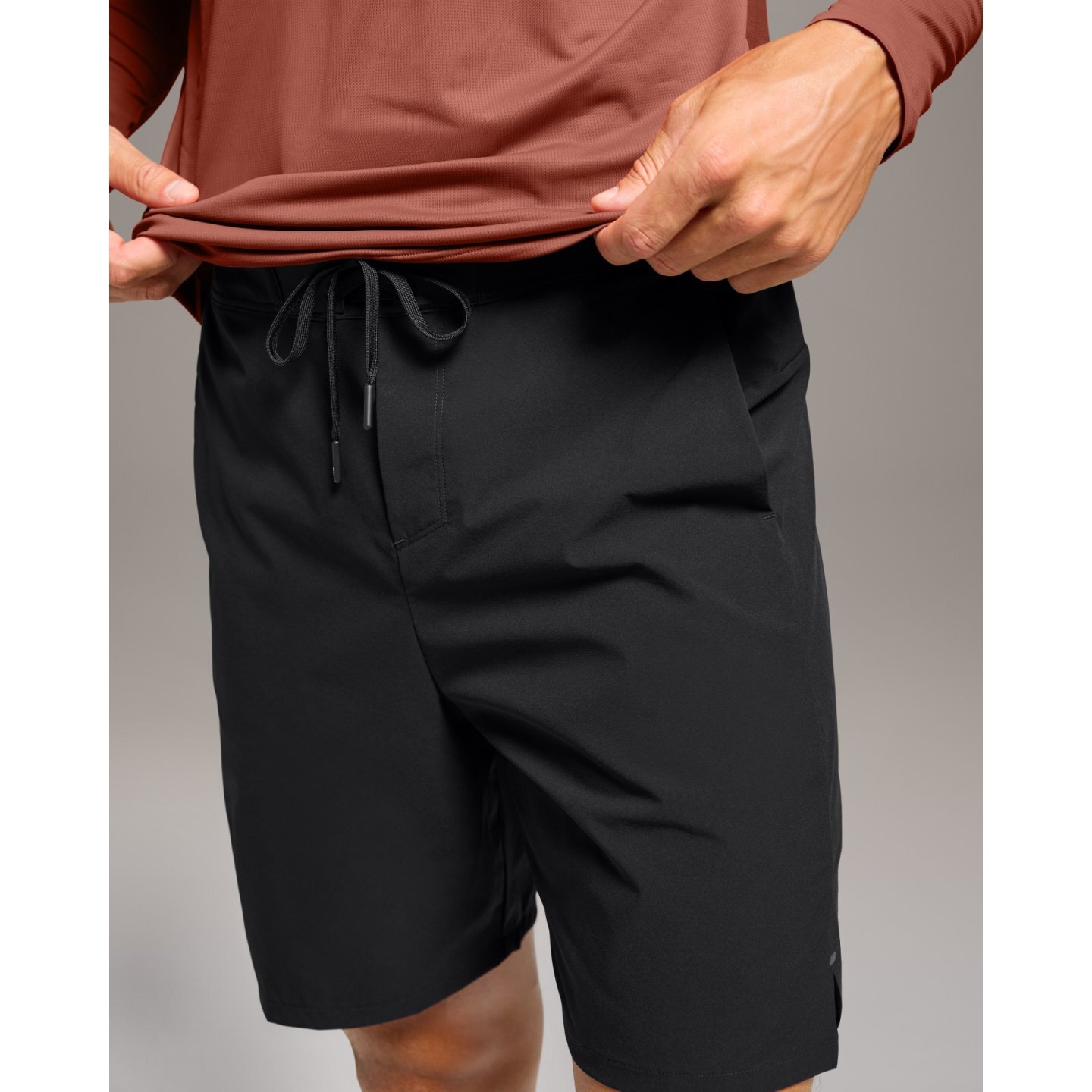 on-performance-hybrid-short-men-black-3-1710438