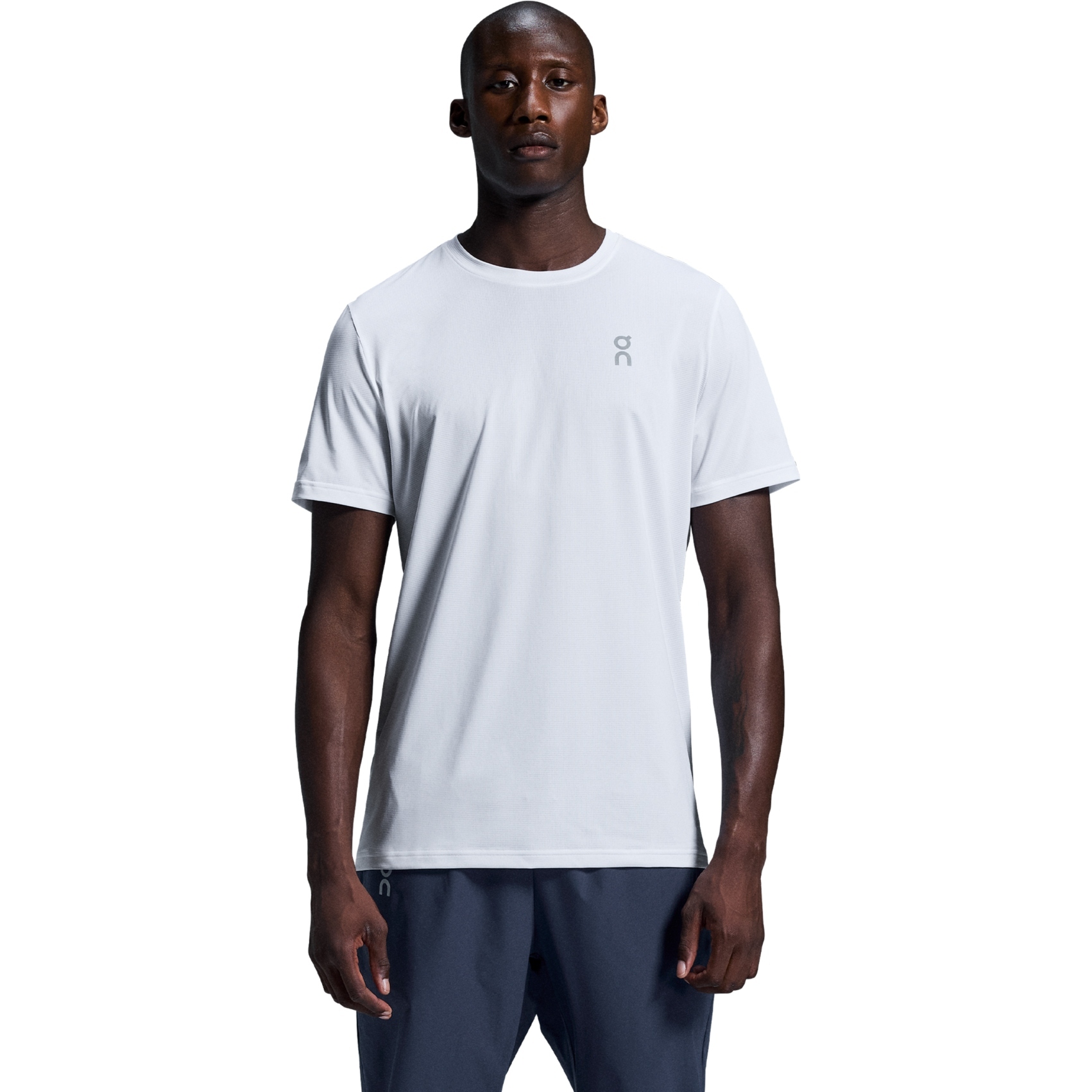 on-core-t-running-shirt-men-white-8-1775076