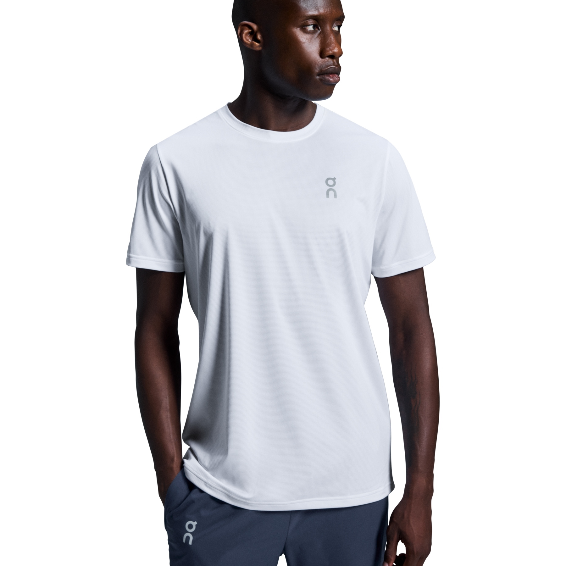 on-core-t-running-shirt-men-white-4-1775072