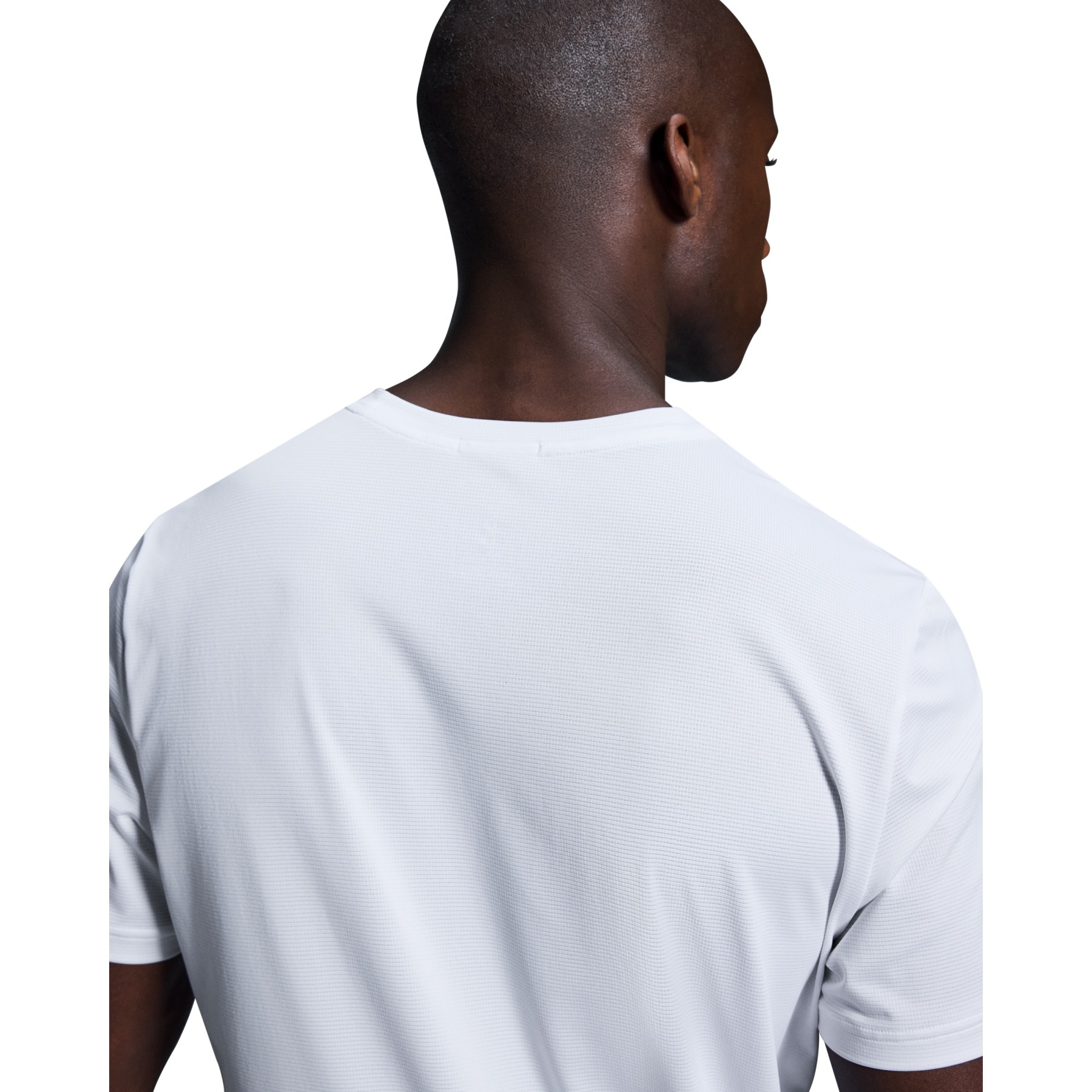 on-core-t-running-shirt-men-white-6-1775074