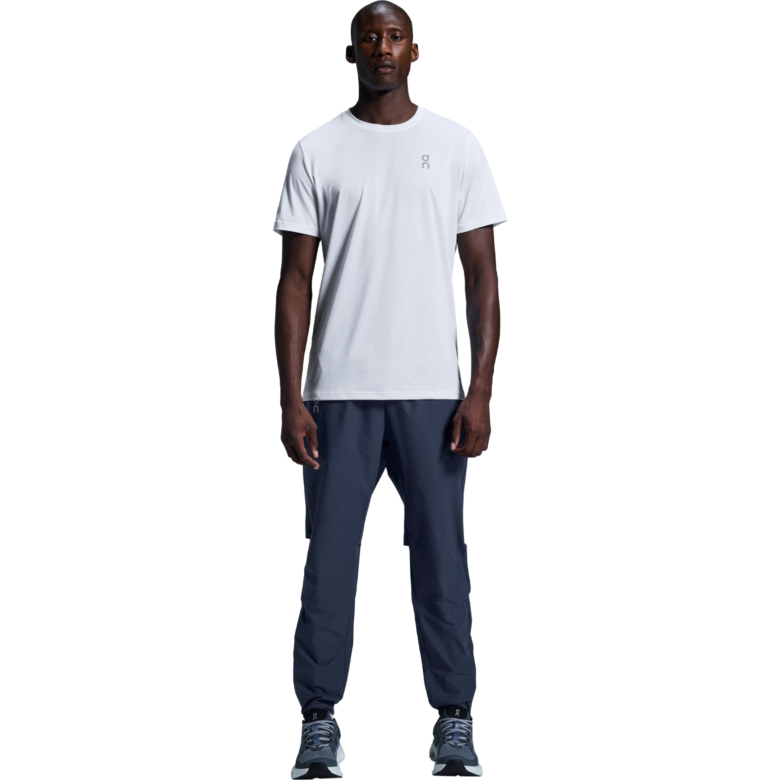 on-core-t-running-shirt-men-white-2-1775070