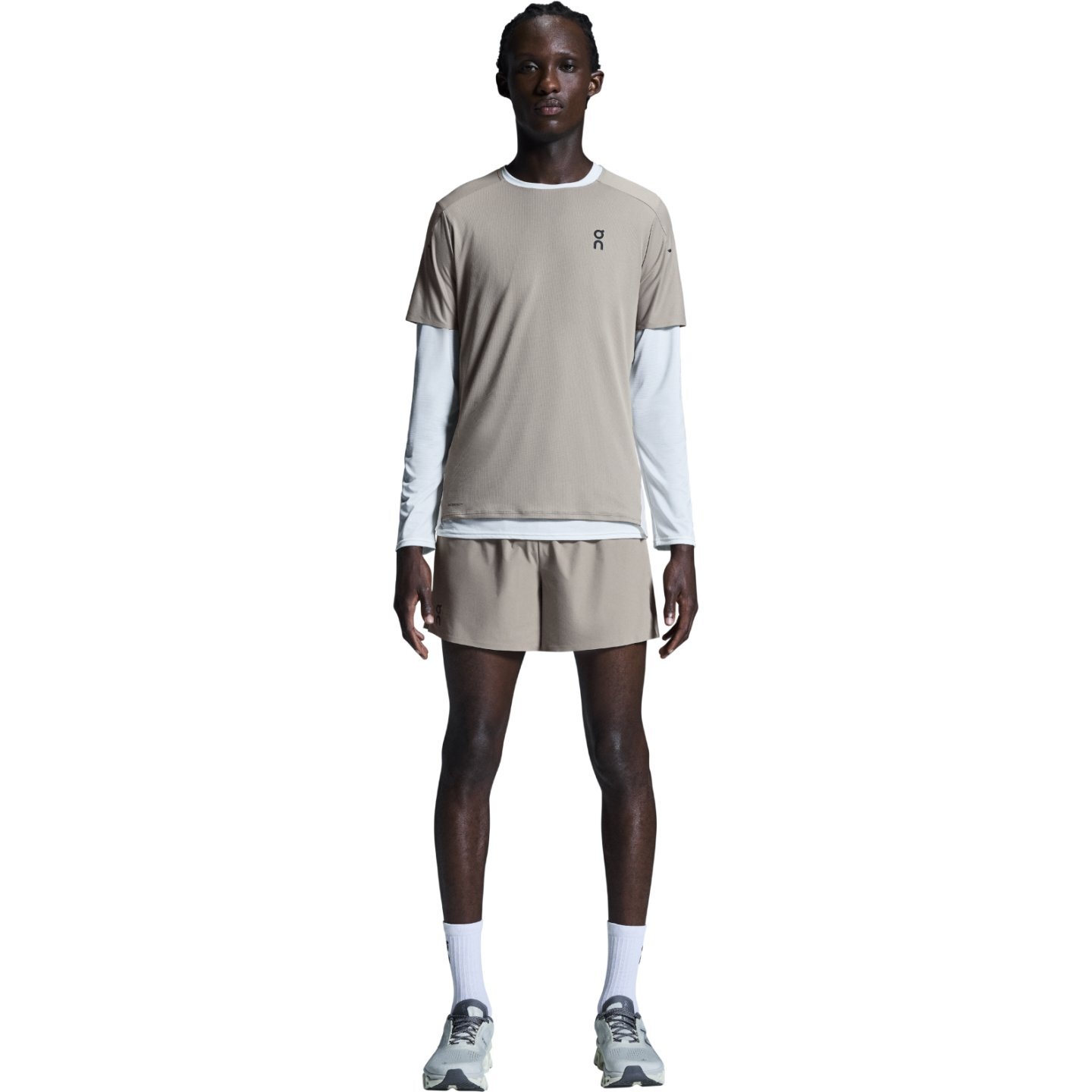 on-5-inch-performance-shorts-men-cinder-2-1819373