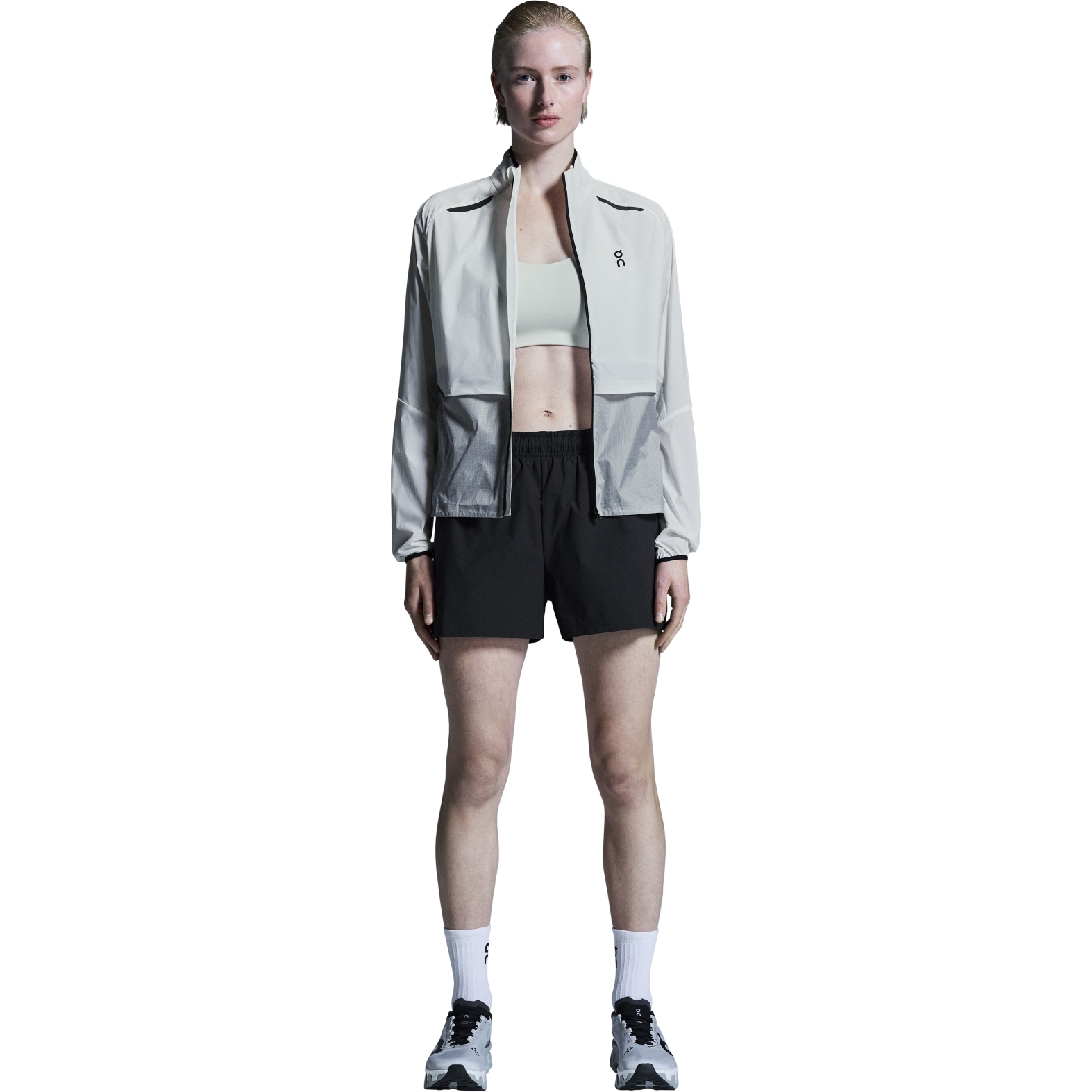 on-3-inch-core-shorts-women-black-2-1779356