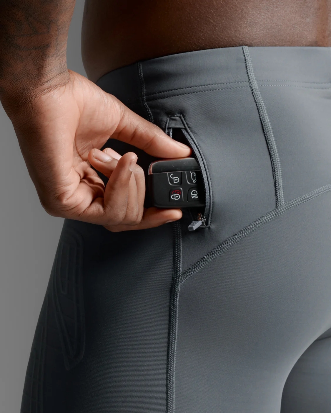 M LIGHT SPEED COMP SHORTS TURBULENCE BLK REFLECTIVE (4)
