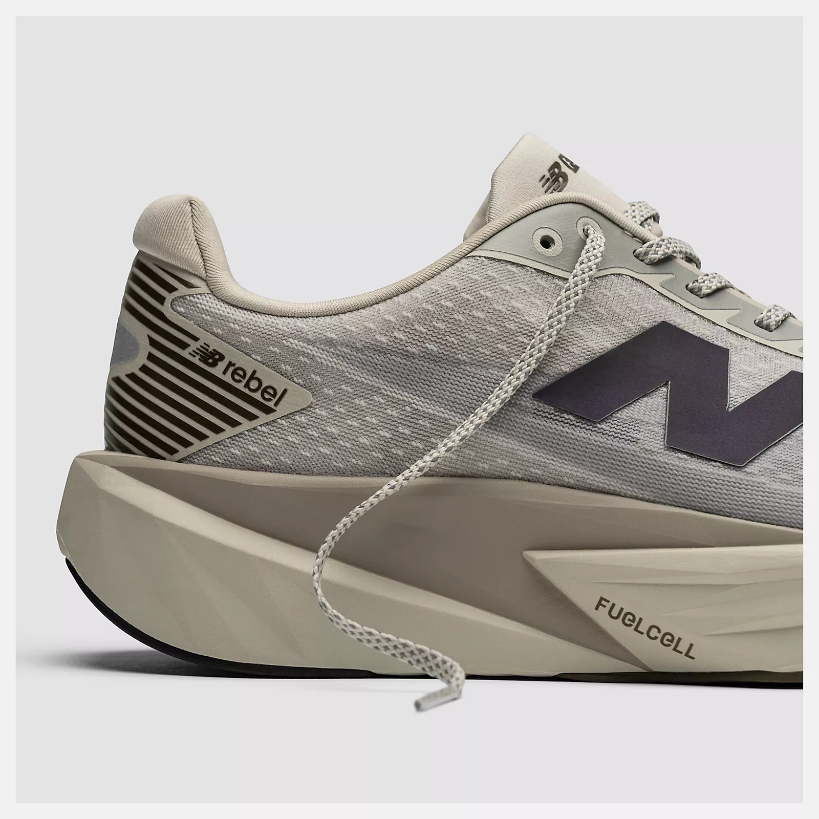 M REBEL V5 SHIPYARD ARID STONE SILVER METALLIC (8)