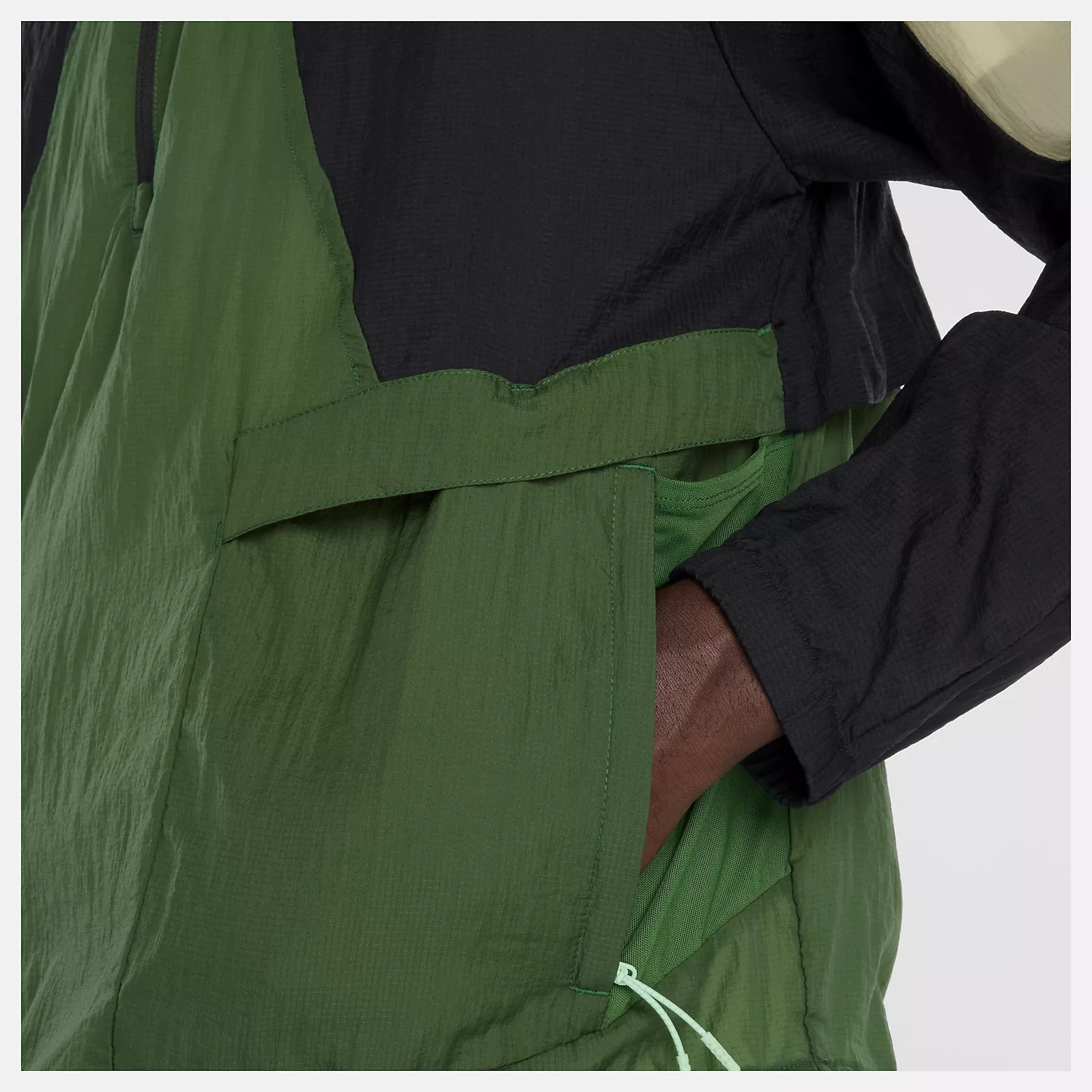 M BETTER RUN WATER RESISTANT JACKET GARTER SNAKE (5)