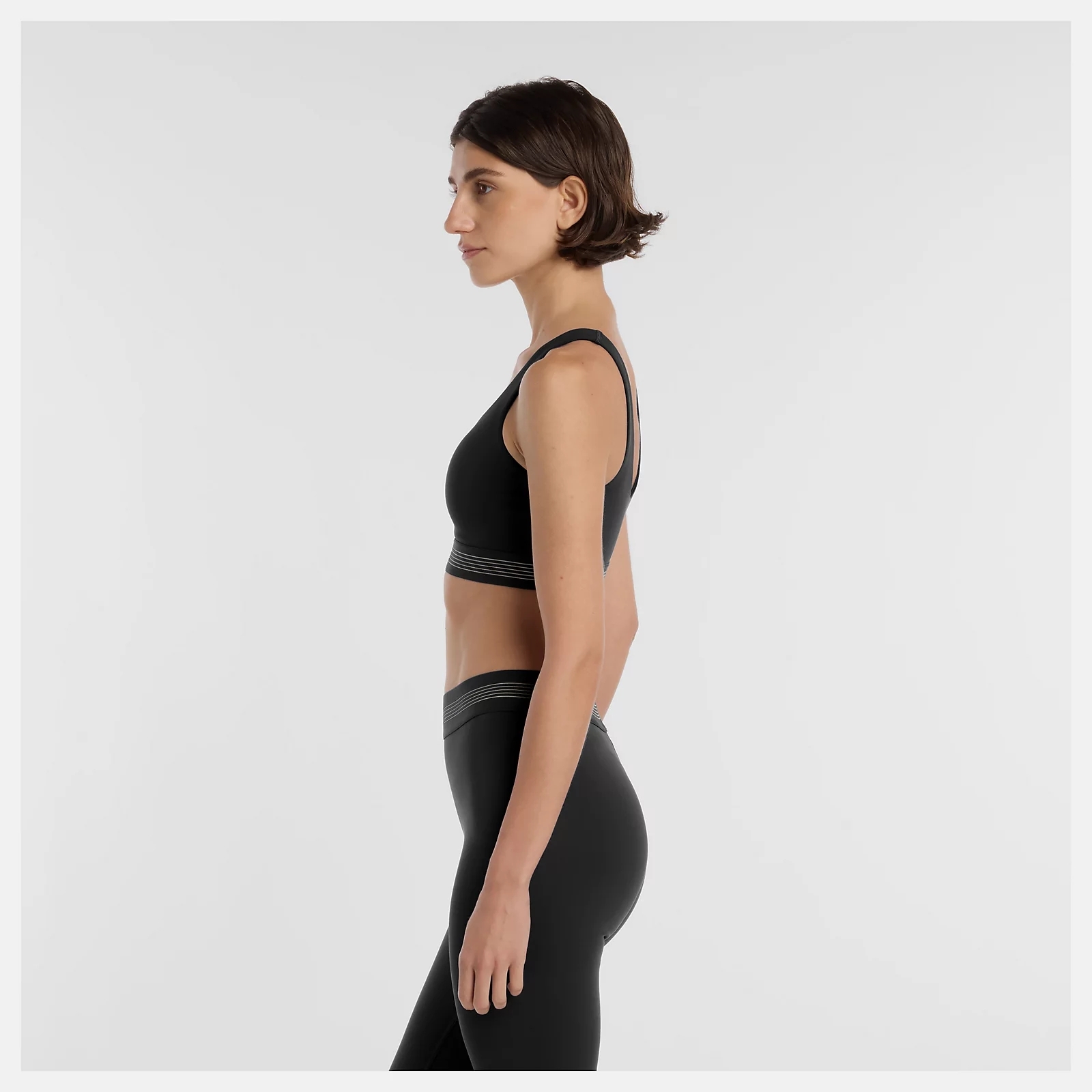 W AC TRAIN BRA BLACK (2)