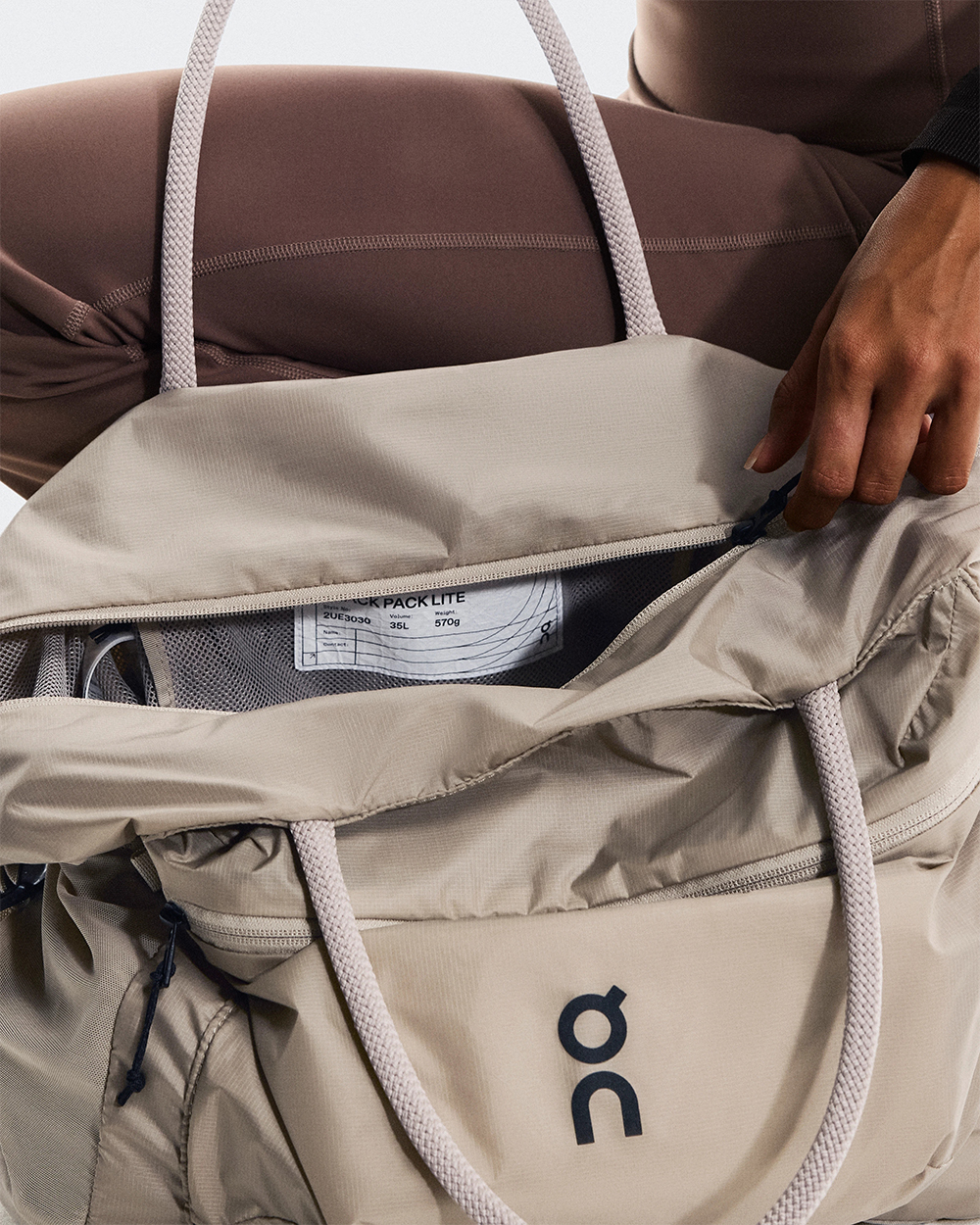 TRACK PACK 35L LITE SAND (2)