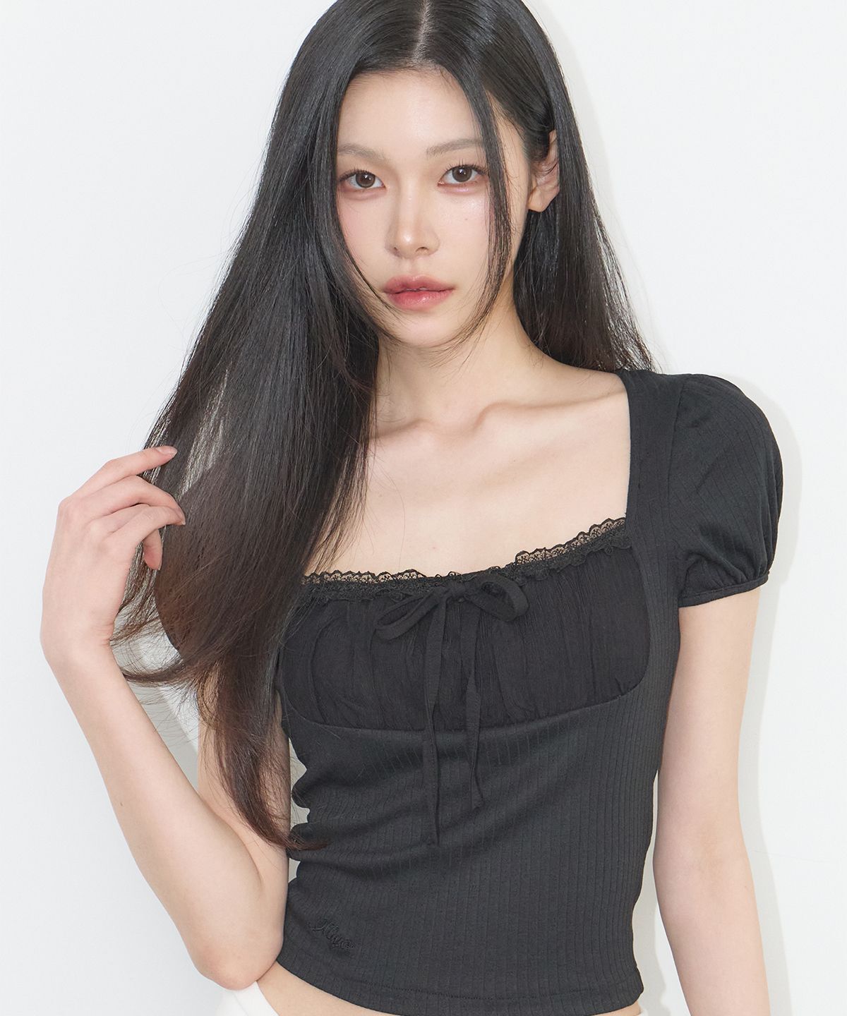 黑色