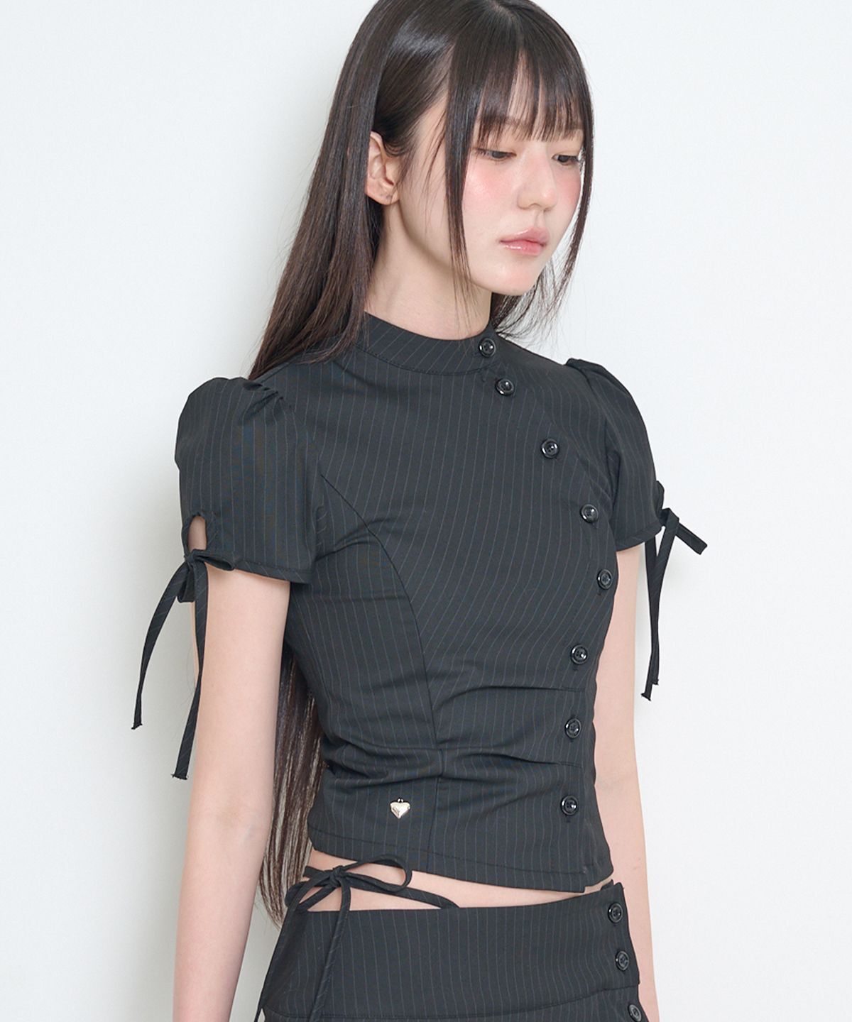黑色