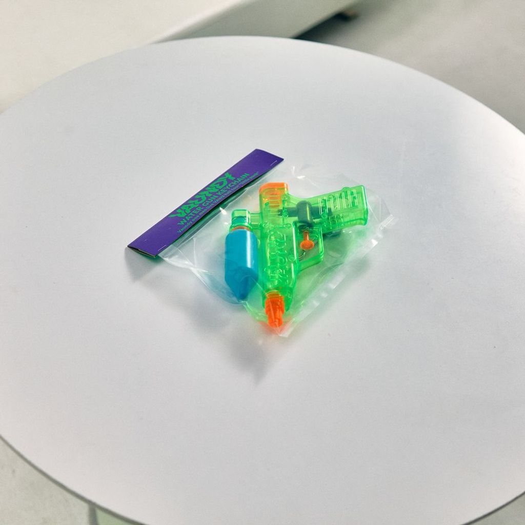 ミュージシャン WATER GUN KEYCHAIN Vaundy 商品詳細ページ