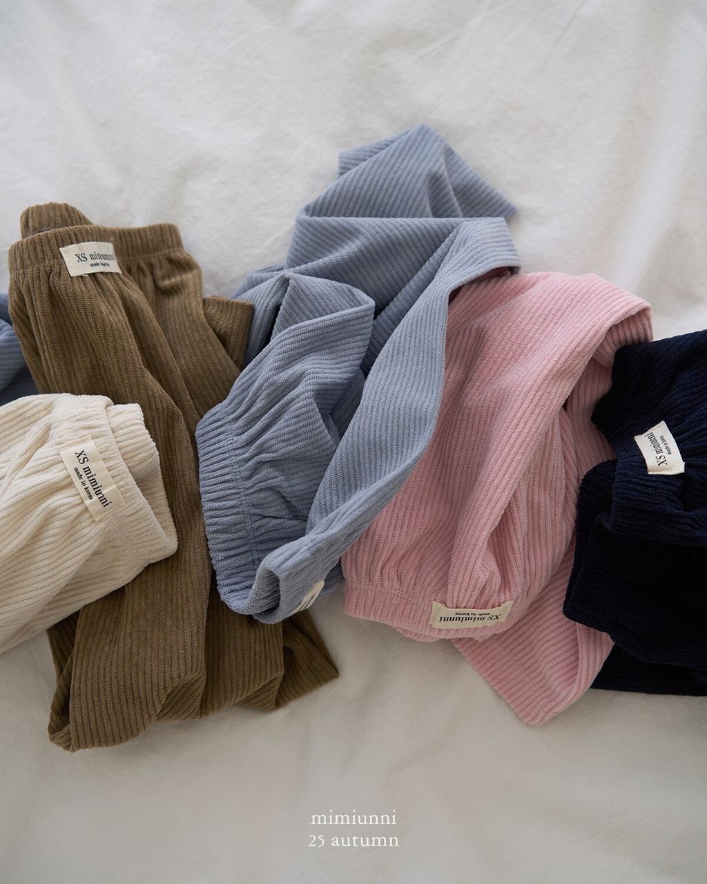 LINE_ALBUM_燈芯絨寬褲_250903_3