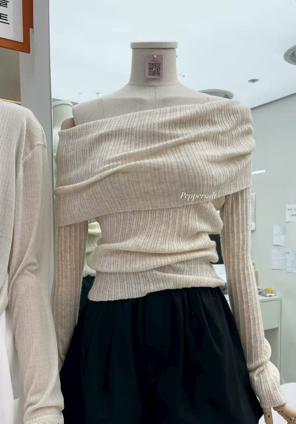 LINE_ALBUM_秋款女裝_250921_222