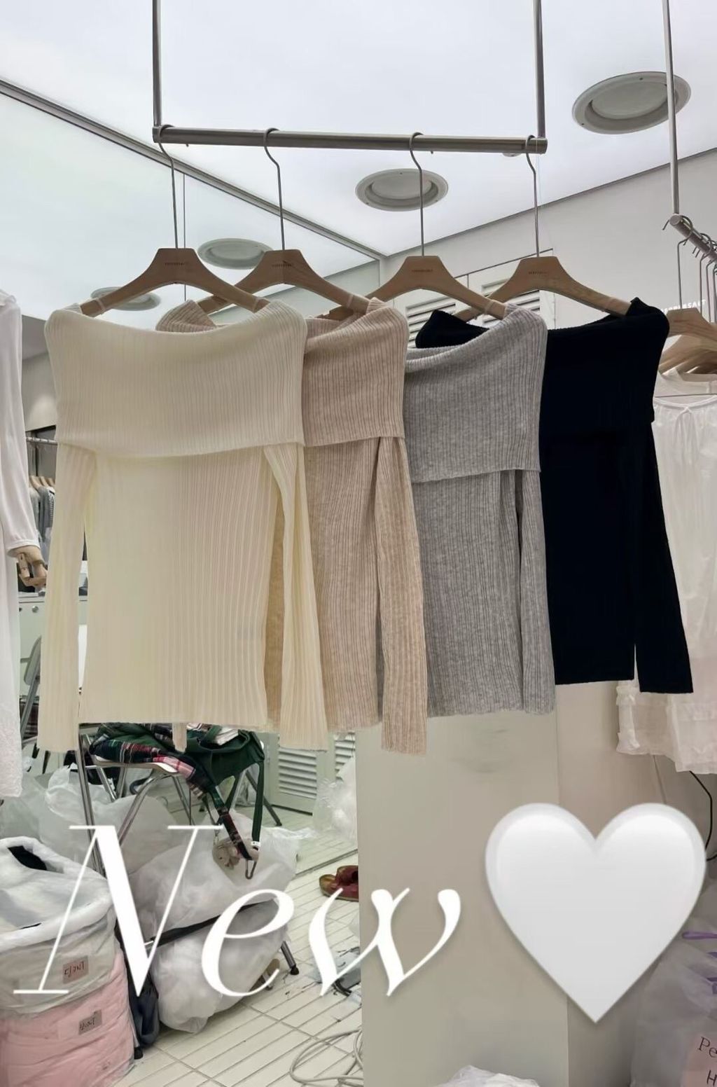 LINE_ALBUM_秋款女裝_250921_229