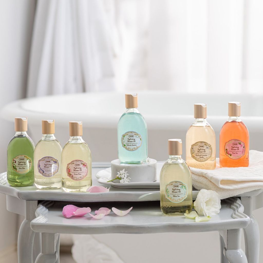 2702_HydratingShowerOil300mL_GreenRose_4