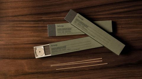 Aesop_Category_Page_Secondary_2_Incense_1_Mid_Desktop_2560x1440px