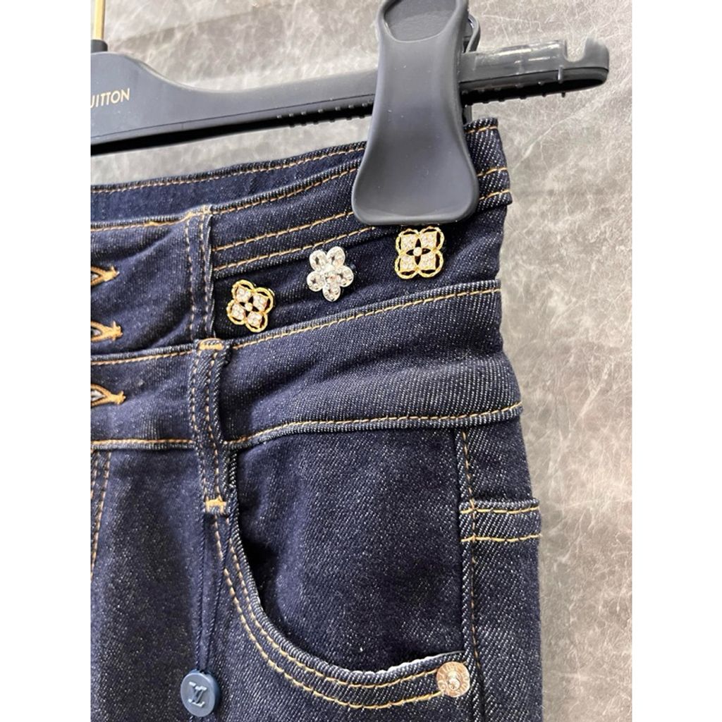 tw-11134207-7rasj-m2l4lk0wy8vf45