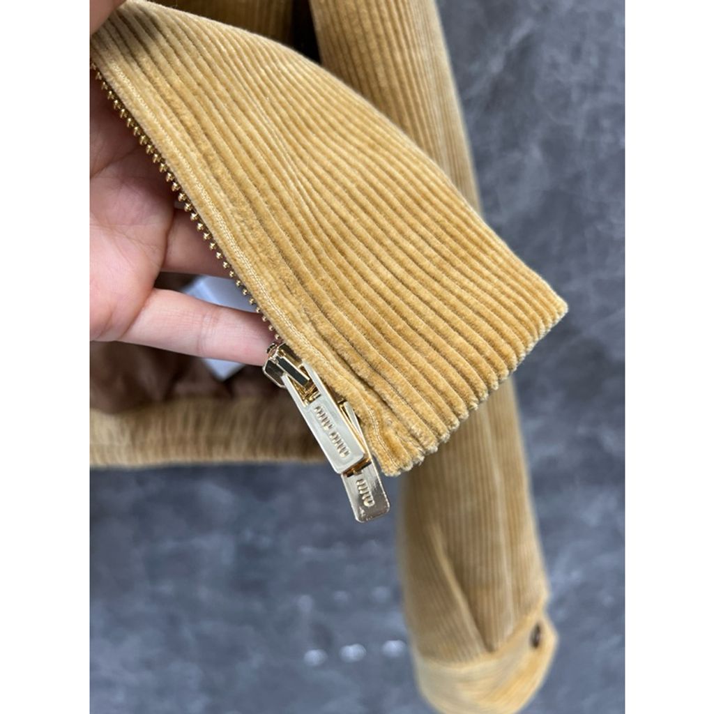 tw-11134207-7rasg-m2l67g4ozyizbb