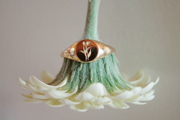 Round signet